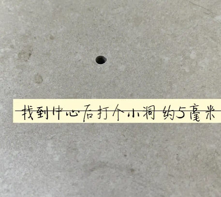 上甘岭瓷砖空鼓维修公司专业解答在瓷砖铺贴过程中，如果砂料搅拌不均匀，将会带来以下问题